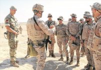 Miles de tropas estadounidenses llegan a Irak y preparan su despliegue. 