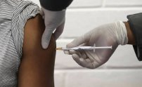 Segundo voluntario de vacuna de AstraZeneca presenta “trastorno neurológico inexplicable”