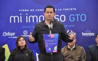  Gobernador del PAN en Guanajuato desobedece a AMLO y se sube el sueldo.
