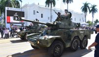 A un mes de operativo contra Ovidio, casi mil militares desfilan en Culiacán