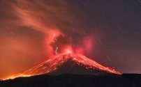 Aparece OVNI durante explosión del Popocatépetl (VIDEO)