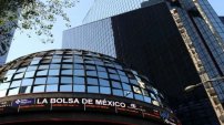 Coronavirus golpea a Bolsa mexicana y cierra con pérdida de 6.4%; el peor día en 11 años