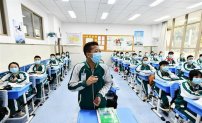 Tras final de confinamiento, más de 57 mil ESTUDIANTES regresan a clases en Wuhan