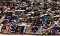 INTEGRANTES del CDS regalan material escolar a nombre de El Chapo a niños en Sinaloa