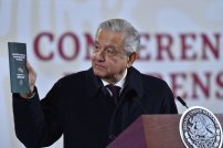 AMLO presenta Guia Ética para la Transformación de México; llegará a 8 millones de adultos mayores