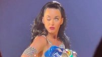 Katy Perry y el video extraño donde su párpado se sale de control en el escenario