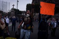 Amenazan ciudadanos con desalojar a FRENAAA el Zócalo 